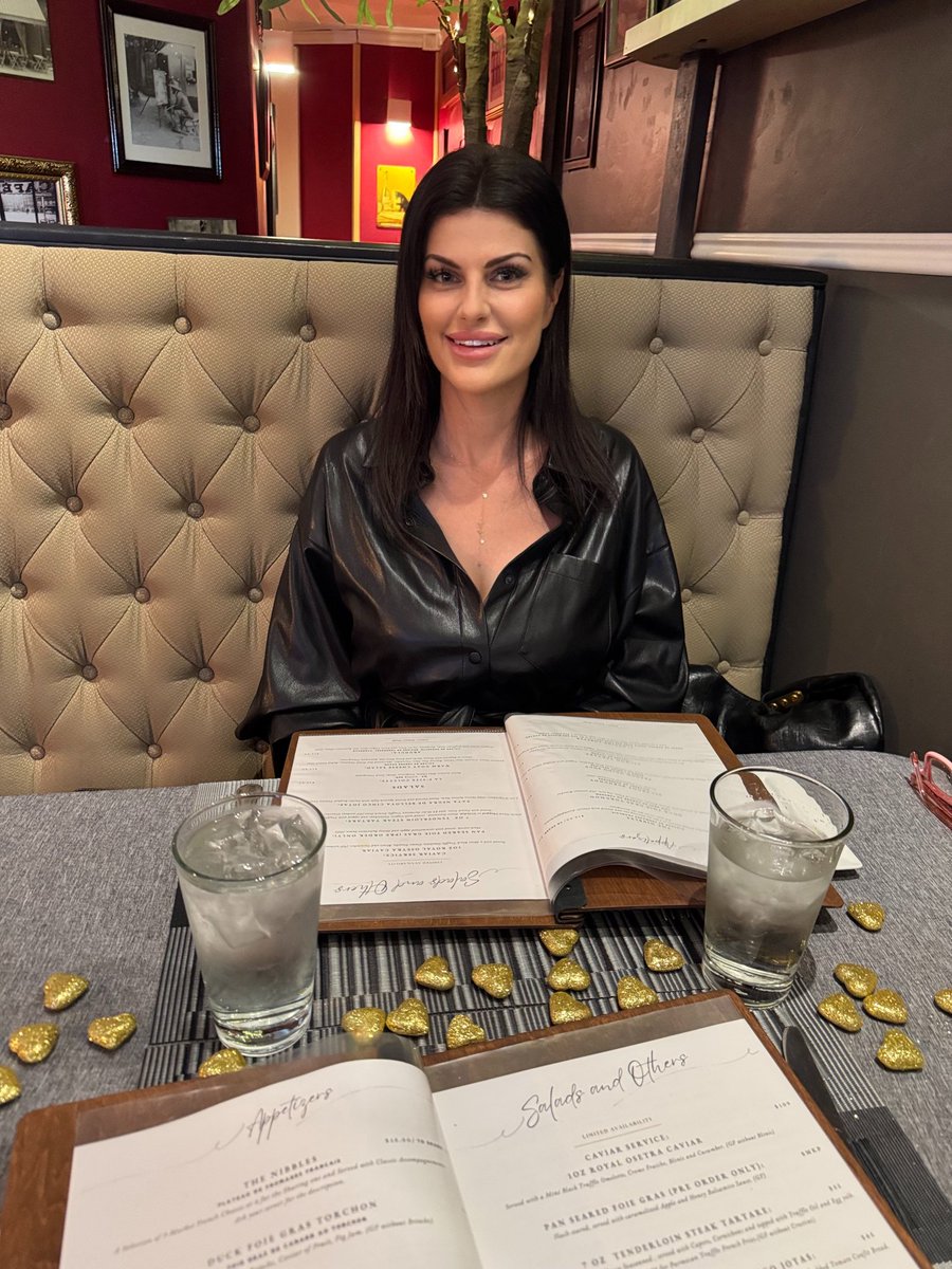 imcorinnemec's tweet photo. Happy 3rd anniversary to my darling @SabrinaNova1 โค๏ธ We are fortunate to be together. And what a lovely dinner at #ChezCollette in #BelleairBluffs ๐ https://t.co/ozNn1DpA5Z