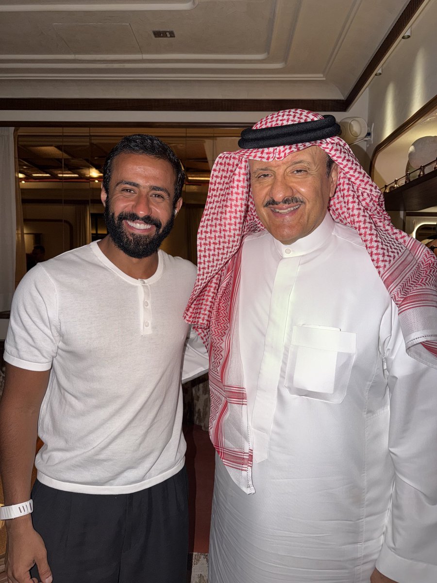 NasserAlDossri's tweet photo. تشرفت بلقاء صاحب السمو الملكي الأمير سلطان بن سلمان حفظه الله ، وأسعدني كثيرًا كلامه الطيب وإشادته بما أقدمه. شهادة أعتز بها كثيرًا، وأسأل الله أن أكون دائمًا عند حسن الظن🤍🙏🏼💫 https://t.co/vNw2WaDsbx