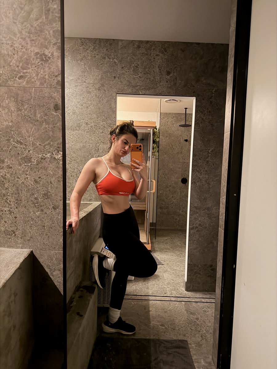 JanaCryptoQueen's tweet photo. Sauna Time 🧖‍♀️ https://t.co/jJI2rB8ipl