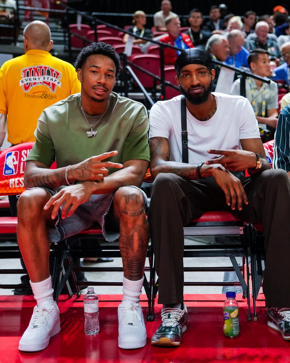 LAClippers's tweet photo. The squad pulled up to watch the Summer Clips in Vegas 🤝 https://t.co/dPjg3hGszA