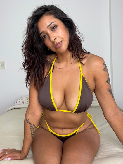 florevault's tweet photo. I’m trying to be innocent, but my page says otherwise 😇📸 https://t.co/pwxJPQkilg