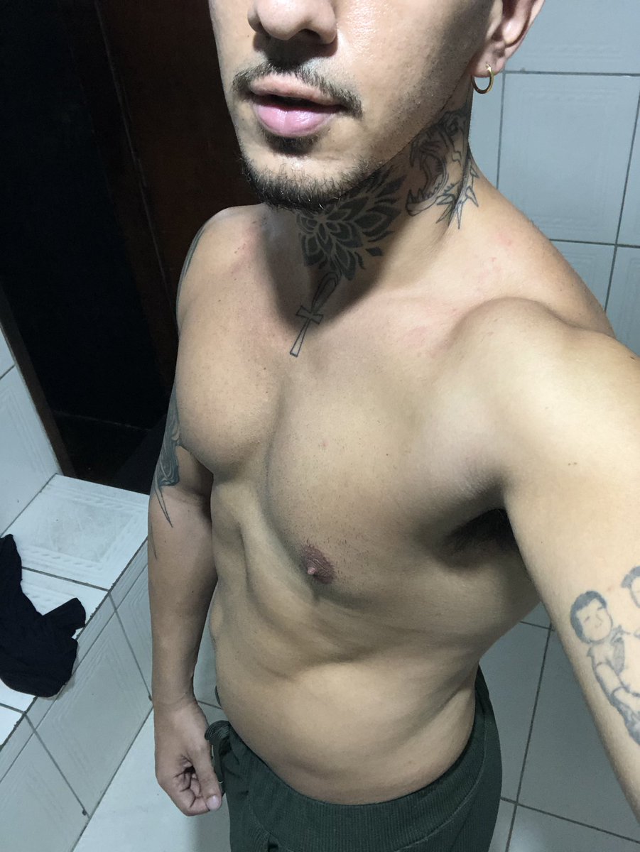 aangrj's tweet photo. Quem acertar o treino de hoje, ganha um nude https://t.co/bTKuH4CvbV