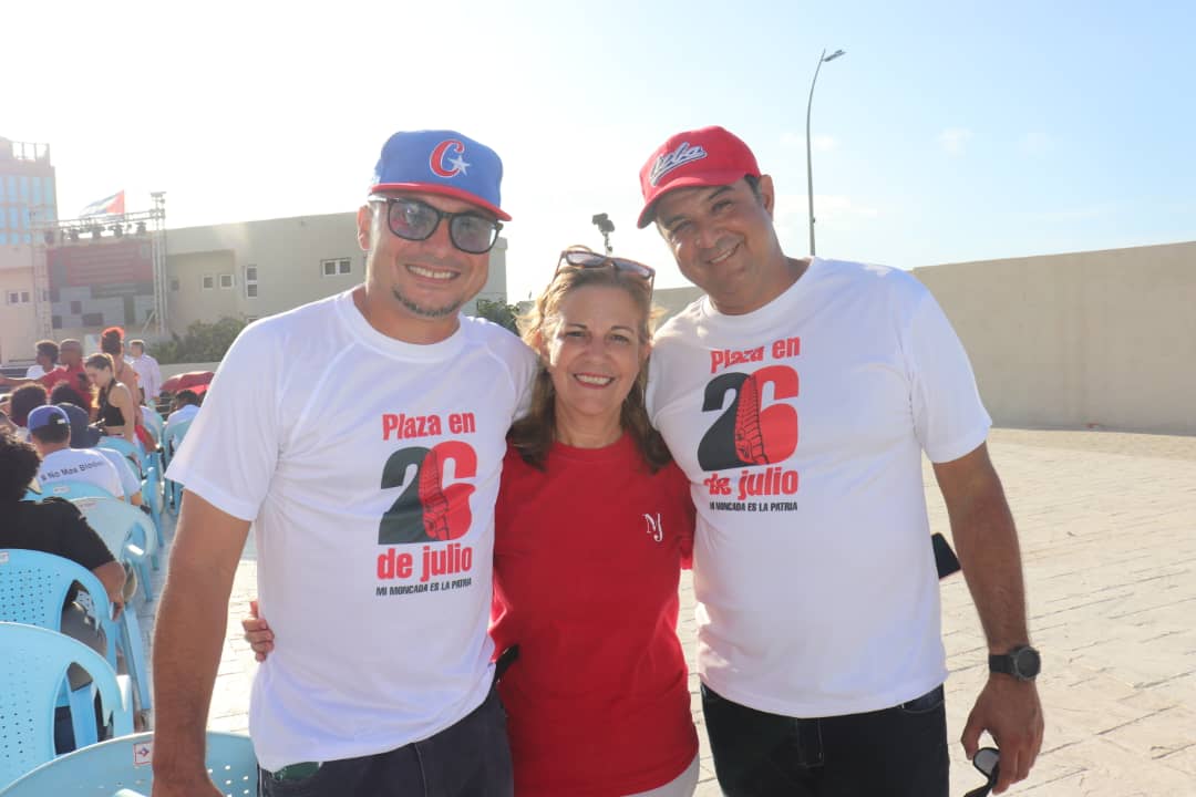 RosyCubaMINJUS's tweet photo. El @Minjus_Cuba presente en el acto por el 26 de julio. #MiMoncadaEsLaPatria @DiazCanelB @MMarreroCruz @DrRobertoMOjeda @Colina_CTCuba https://t.co/M0LOdPAZaT