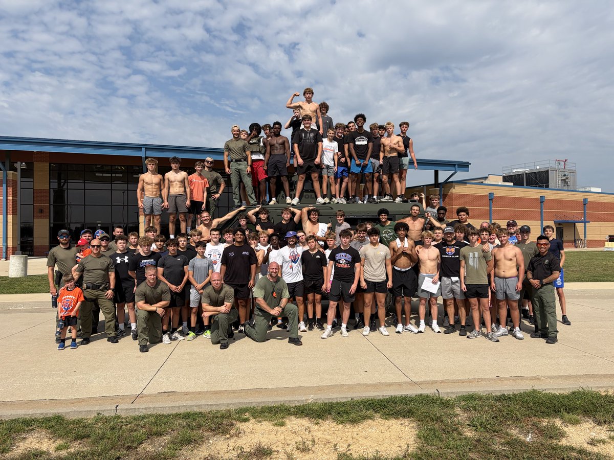 NPGrizzliesFB's tweet photo. Huge Finish to our Summer! 

Montana &amp; the SWAT Team for pushing our Team through their challenge today 💪

Always one of our favorite days.

We dig deep. Find out where we think our limits are, &amp; push way past them.

Thank YOU!! 

#BeGREAT https://t.co/BkphB9yx71