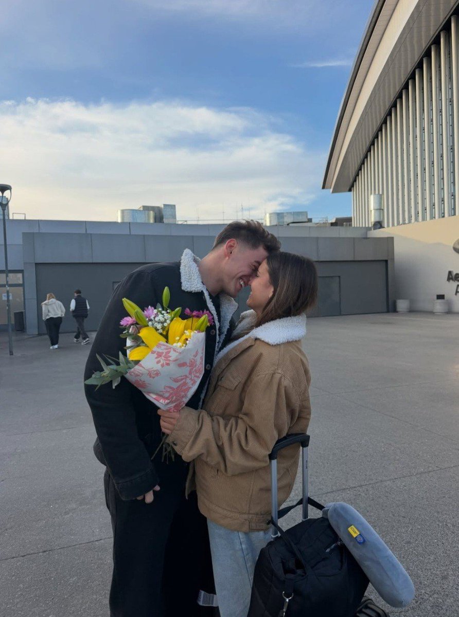 Foreverlonuel's tweet photo. Muero de amor mis chiquitos 🧸🤎

#lonuel
@manu_ibero @lolatzeuski https://t.co/UsjawCeOd3