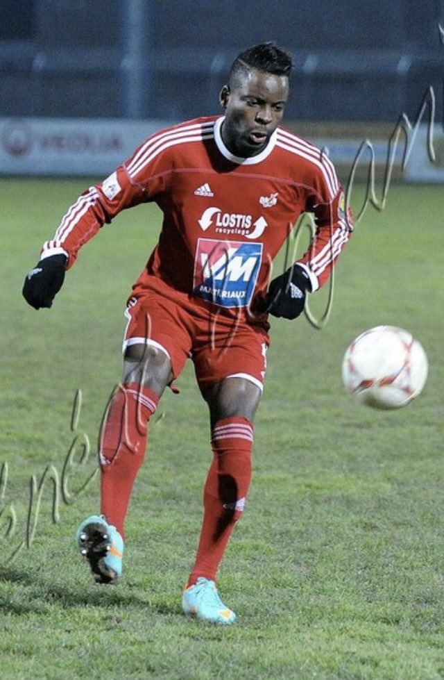 Sknpnm's tweet photo. 29 ans je n’ai pas de temps de jeu a bordeaux, on m’envoie en prêt au tp mazembe https://t.co/dBBYWV33Gp
