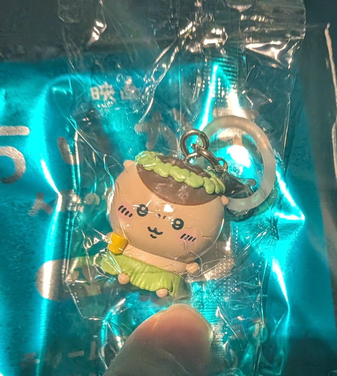 ar_1oo1's tweet photo. 映画ちいかわ 人魚の島のひみつ 入場者特典 チャームミニフィギュア めじるしアクセサリー 交換

譲 くりまんじゅう

求 古本屋

現在、T･ジョイ京都9:15の回に入っているため、11:05以降手渡しでの交換＞別日に京都、滋賀にて手渡し＞郵送での交換希望です。 https://t.co/oPnZTCHMNm