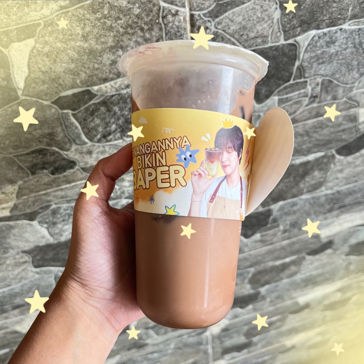 haechanspov's tweet photo. yang asli ada haechan nya 😭🥰

#KopiKenanganxNCTHAECHAN
#해찬 #HAECHAN https://t.co/hWtZ2ULeqf