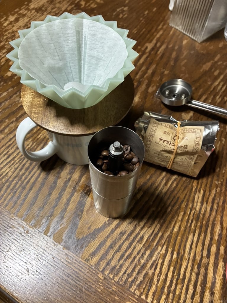mozzn_'s tweet photo. あとポット、電子秤、オレンジのコーヒーサーバーがあれば完璧 https://t.co/wJkM4tT90Z