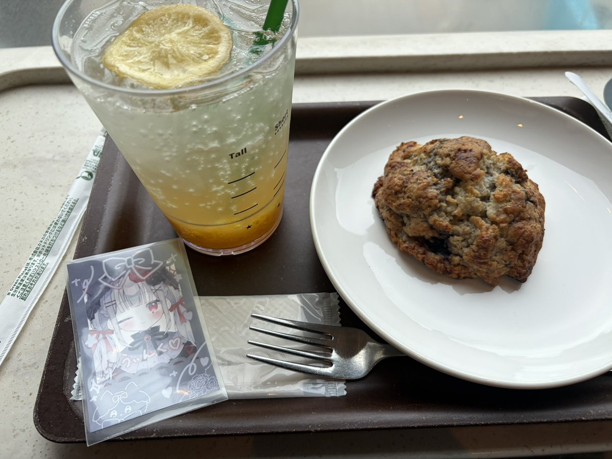 nanosuke_16's tweet photo. おぱナノ〜
なんとついに東京にナノが降り立ちました😊

朝ごはんにスタバに行ってきたよ𛰙᭜𖫴𖫰𖫱𖫳𖫲𖫲𖫳𖫴𖫰𖫱꛰ ᭜𖫴𖫰𖫱𖫳𖫲𖫲𖫳𖫴𖫰𖫱꛰ಣ
今日も一日ゆるふぁい！！！
（東京でオススメのところあれば教えて欲しいな‼️）
 #おはようVTuber #新人VTuber https://t.co/rK3XE0PqdW