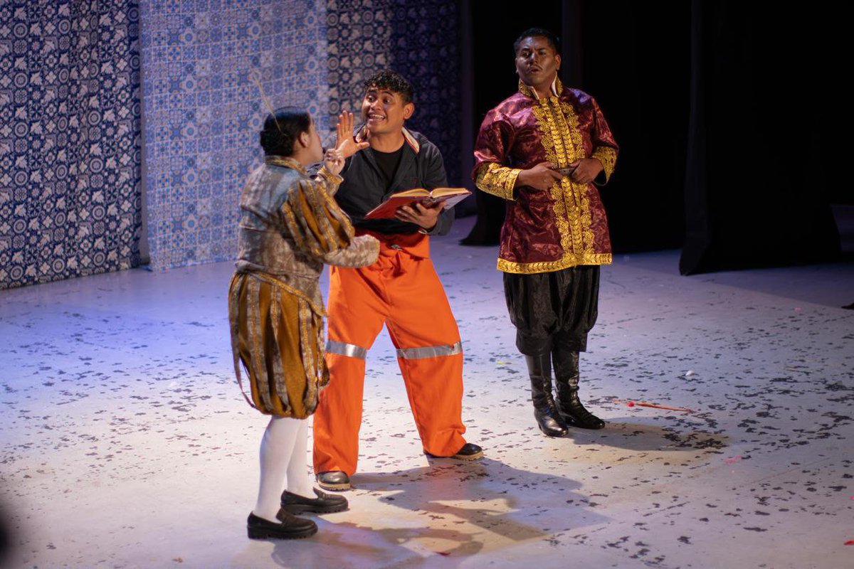 GloriaBritoN's tweet photo. Se celebró el IX Festival de Teatro "Víctor Puebla", un encuentro que reunió cuatro destacadas puestas en escena y rindió homenaje al actor, director y dramaturgo poblano, a 19 años de su fallecimiento.
 #TeatroPopular https://t.co/71kG91hYZu