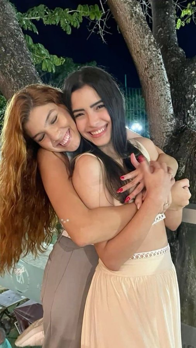 Luna y Ana tweet media