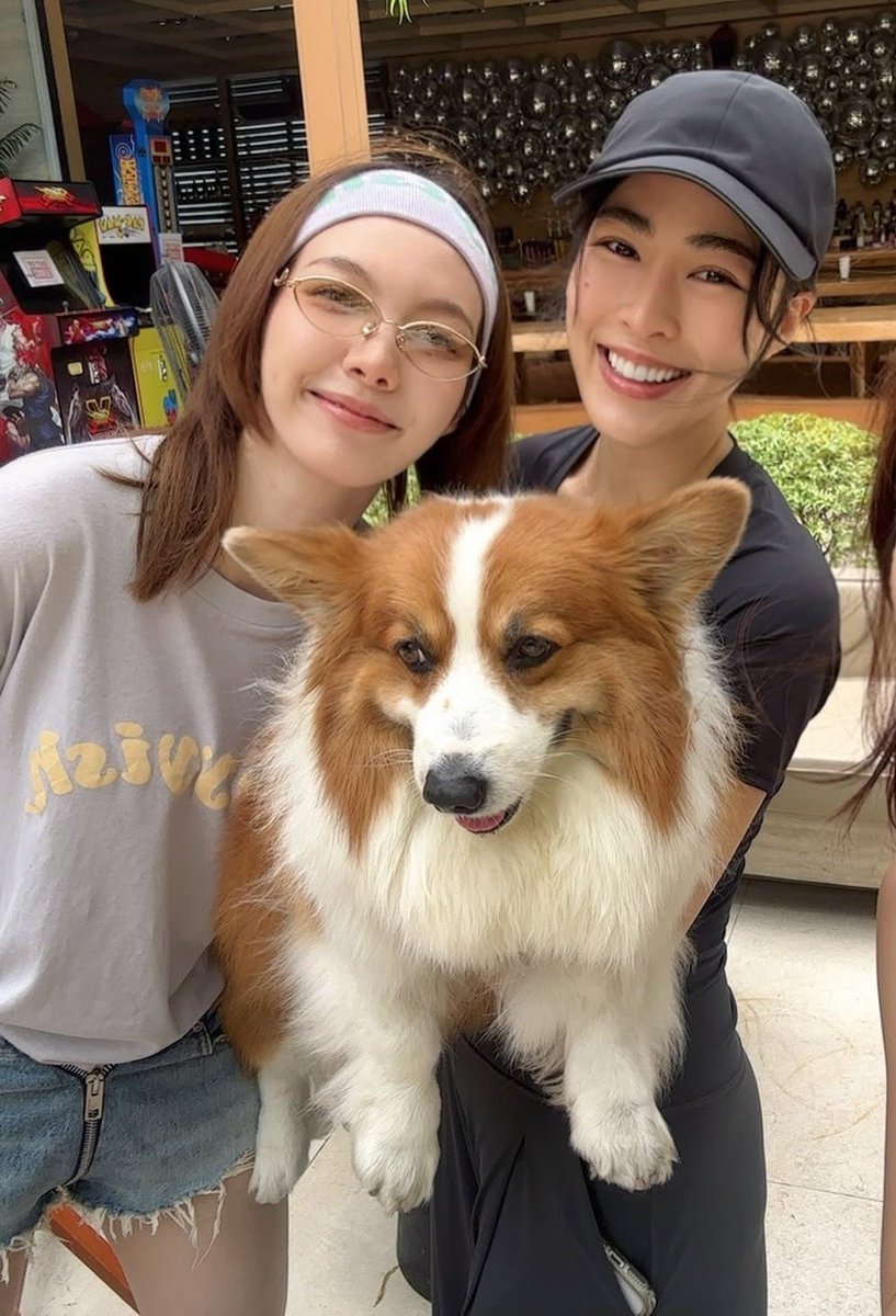 taengnimm's tweet photo. หลิงออมหยุมหัวพิหมาโตใหญ่เนยยยยยยยยยยย🥹🤏🏻 น่ารักเท่าโลกก

#หลิงออม #Lingorm https://t.co/wsDSAKkhiG