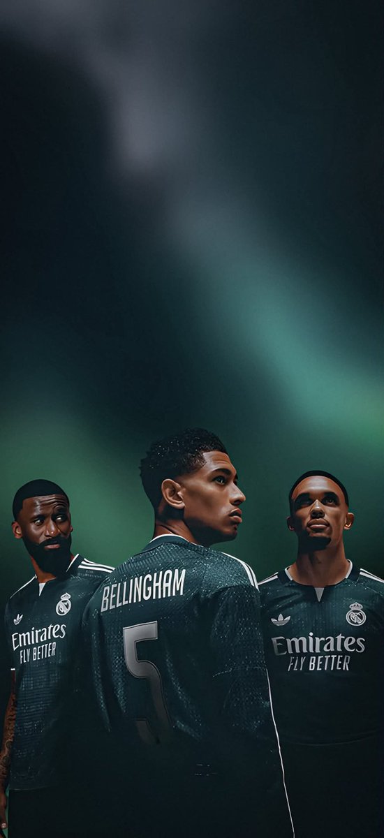 Ghostfeed001's tweet photo. What’s your take on Real Madrid new kit ?💚 https://t.co/t5IkoYZdPe