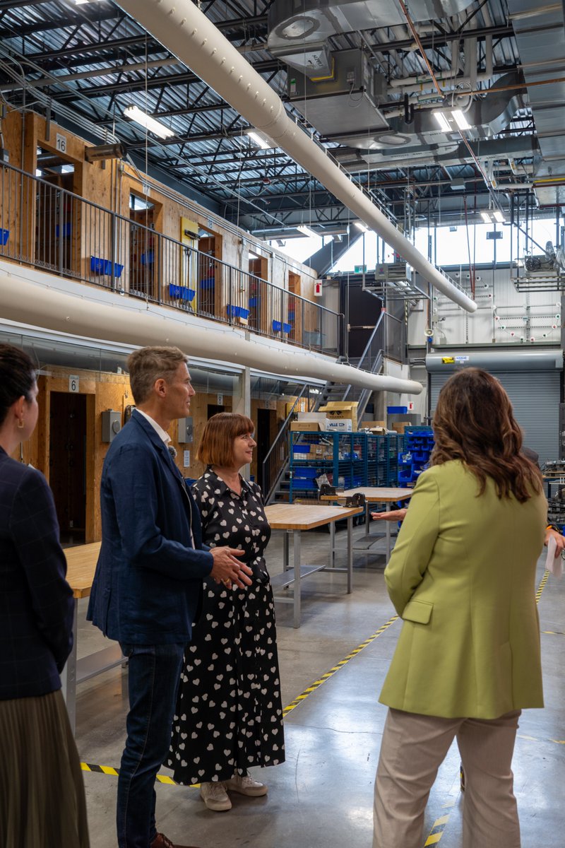 CollegeLaCite's tweet photo. Le ministre @gregorrobertson et la députée @mflalonde ont visité le campus d’Orléans du @CollegeLaCite, où nous formons la relève dans les secteurs des métiers spécialisés, de la construction et des infrastructures. 
Merci pour votre engagement envers la main-d’œuvre de demain. https://t.co/Tsui3Sx9h8