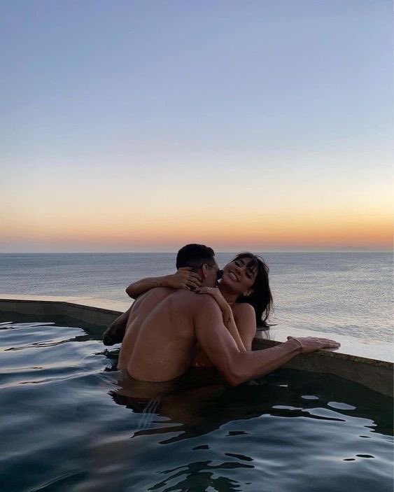 loveucouple's tweet photo. https://t.co/04bYiT4wLK