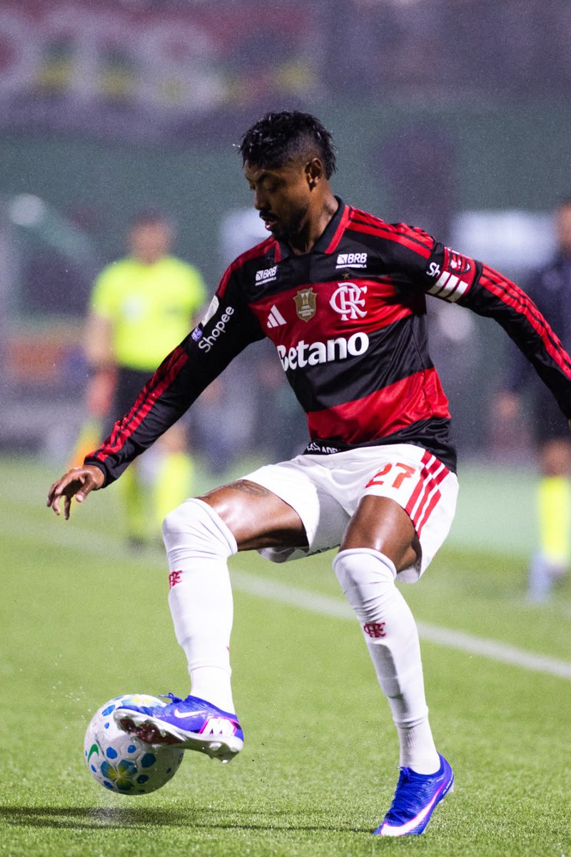Brunohenrique's tweet photo. De volta no @Brasileirao 

FLAMENGO ❤️🖤 3 pts https://t.co/c3MtPQk8yv
