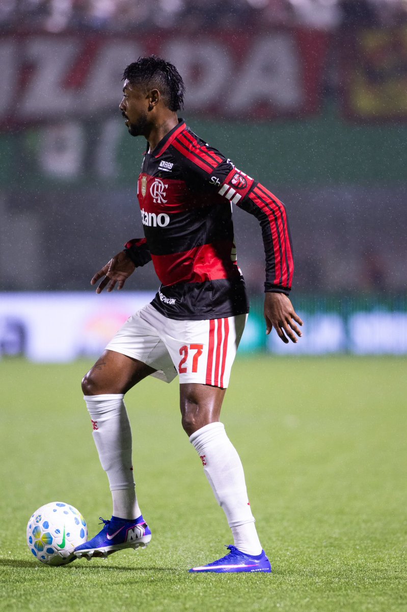 Brunohenrique's tweet photo. De volta no @Brasileirao 

FLAMENGO ❤️🖤 3 pts https://t.co/c3MtPQk8yv