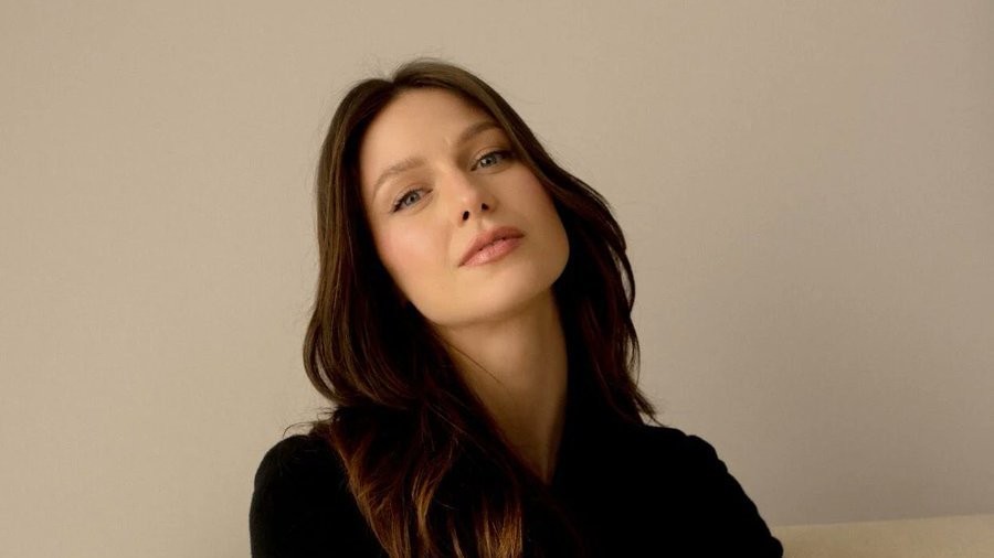 SerieManiacos's tweet photo. Melissa Benoist entrou pro elenco de Myron Bolitar, série baseada na franquia de livros de mesmo nomes de Harlan Coben, em produção na Netflix.

Ela será Valerie Simpsom, uma ex-tenista que procura retomar a carreira 5 anos após tem um colapso mental misterioso que a tirou do topo do esporte.

Ela se junta a Colin Woodell, KJ Apa e Diane Guerrero, escalados anteriormente como protagonistas do projeto, que gira em torno de um ex-jogador de basquete que se torna um agente esportivo.
