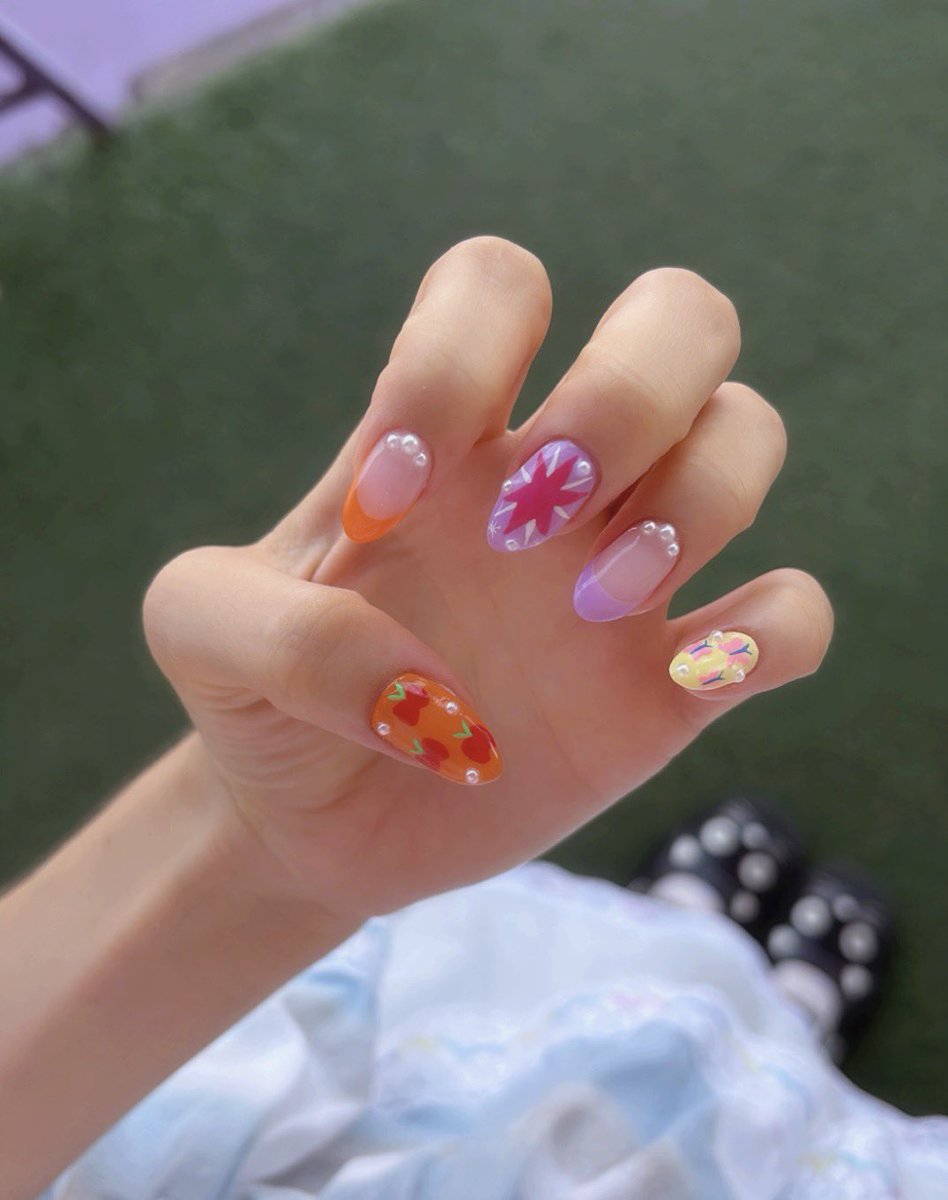 cloverfeliz's tweet photo. mlp nail art \(^ヮ^)/ https://t.co/8eksgHpBf9