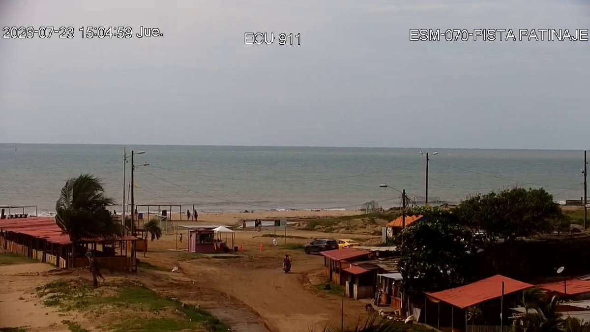 ecu911Ibarra's tweet photo. 📍 #Esmeraldas | Desde el sistema de #VideovigilanciaECU911, se mantiene el monitoreo permanente de los balnearios de la provincia para contribuir a la seguridad de la ciudadanía.

🌊 El mar presenta un estado agitado, con olas de hasta 1,10 m.

🟡 Todos los balnearios del perfil costanero de Esmeraldas mantienen bandera amarilla.

🏖️ Se recomienda a la ciudadanía respetar la señalización instalada en cada playa y seguir las indicaciones de los organismos de respuesta.

📞 Ante cualquier emergencia, comuníquese a la #LíneaÚnicaParaEmergencias 9-1-1.
