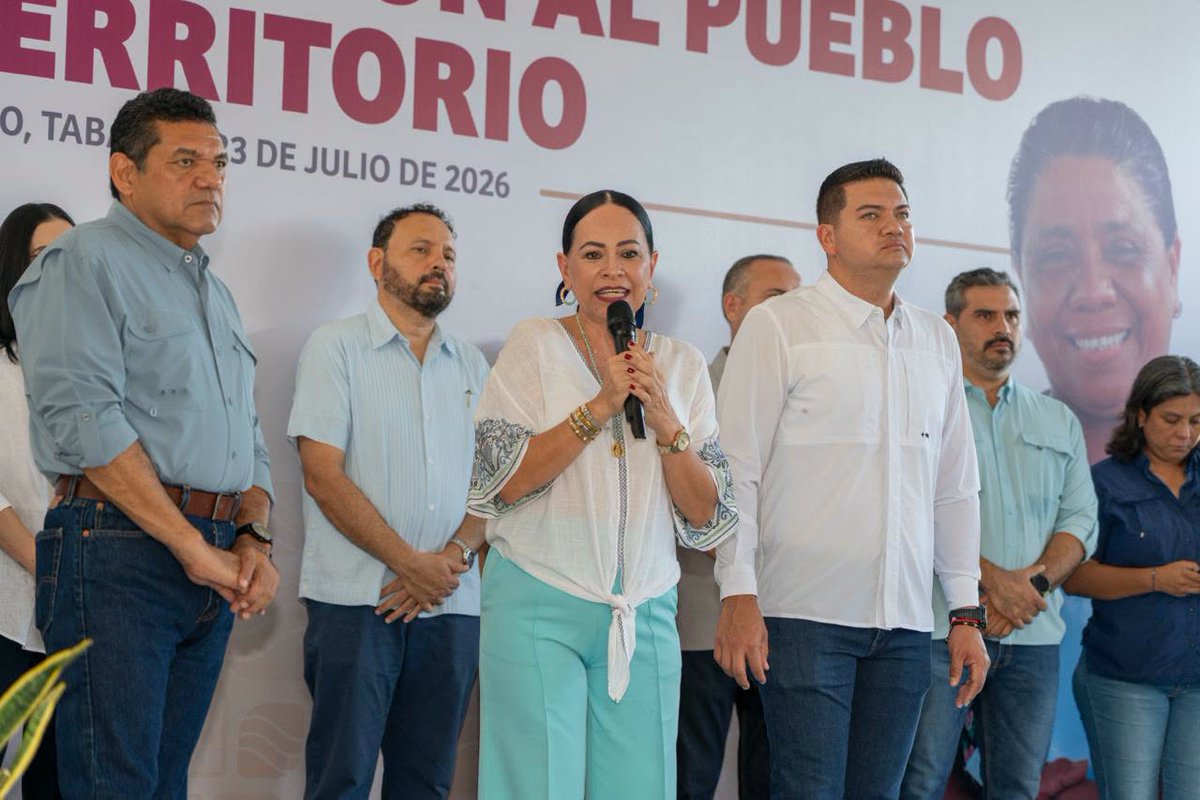 SETabasco's tweet photo. En el marco de las Jornadas de Atención al Pueblo en Territorio, impulsadas por el gobernador @TabascoJavier, la secretaria de Educación de Tabasco, Patricia Iparrea, brindó atención a la comunidad escolar en la ranchería Independencia 1ra. Sección, municipio de Comalcalco. https://t.co/ZEJnu0MDJH