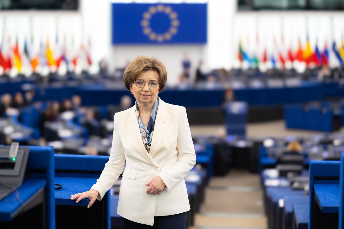 Za mną pierwsze dwa lata w PE! 🇪🇺 To dwa lata stawiania oporu unijnemu mainstreamowi 🛑, reprezentowania interesów polskich rodzin i pracowników 🇵🇱 w kluczowych tematach społecznych i ekonomicznych. 📊 Moja aktywność w liczbach – z myślą o Waszych sprawach: 🗣️ 48 wystąpień w