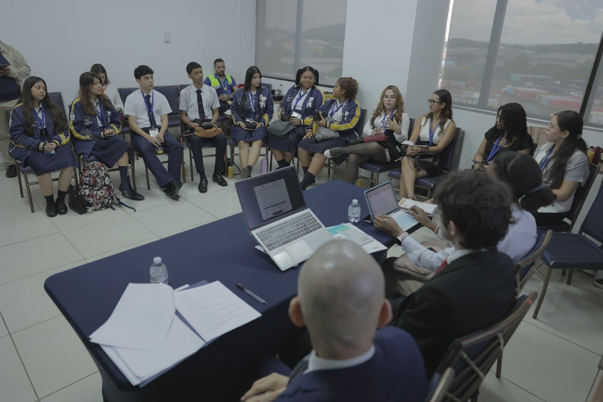 tepanama's tweet photo. El Tribunal Electoral participó en el Coloquio Iberoamericano "Iberoamérica frente al multilateralismo hoy", con ponencias de destacados expertos nacionales e internacionales y talleres que fortalecieron el diálogo y la integración regional. 🤝 #TribunalElectoral #Panamá https://t.co/68tyUiIsSL