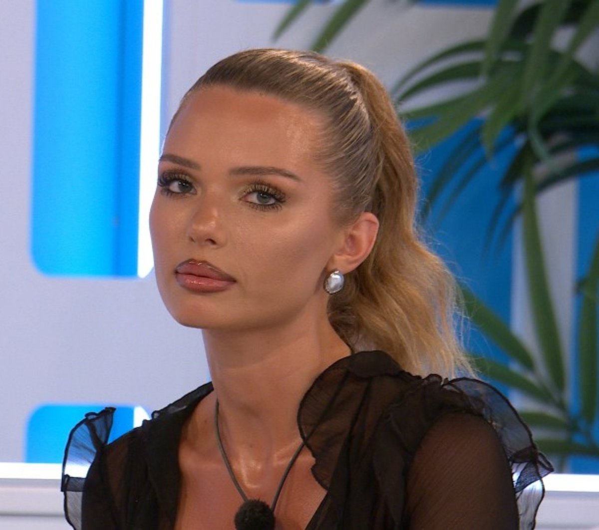kevwgs's tweet photo. Julia is correct. The original girls were (overall) not welcoming to the casa girls. And yes, Priya did say "who do you want to be with in the final" to Aidan. #LoveIsland #LoveIslandUK https://t.co/6DHgKyXDZA