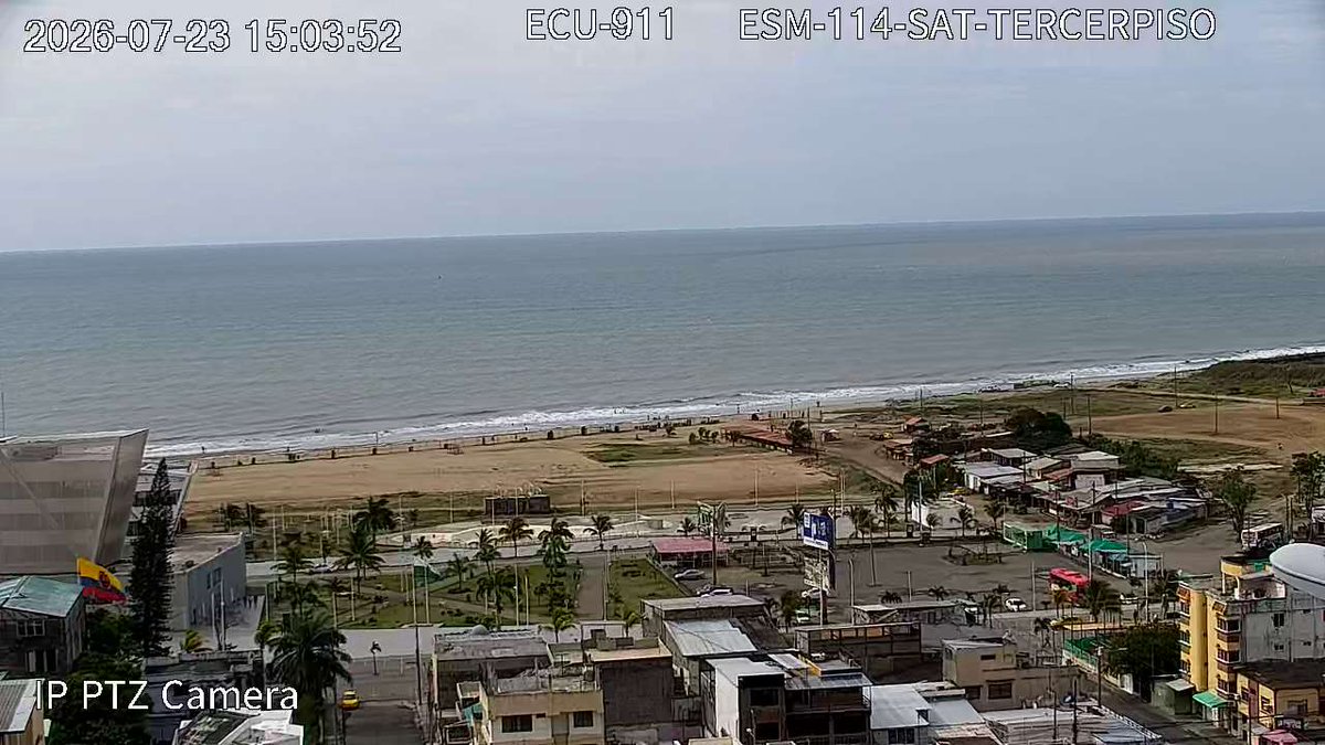 ecu911Ibarra's tweet photo. 📍 #Esmeraldas | Desde el sistema de #VideovigilanciaECU911, se mantiene el monitoreo permanente de los balnearios de la provincia para contribuir a la seguridad de la ciudadanía.

🌊 El mar presenta un estado agitado, con olas de hasta 1,10 m.

🟡 Todos los balnearios del perfil costanero de Esmeraldas mantienen bandera amarilla.

🏖️ Se recomienda a la ciudadanía respetar la señalización instalada en cada playa y seguir las indicaciones de los organismos de respuesta.

📞 Ante cualquier emergencia, comuníquese a la #LíneaÚnicaParaEmergencias 9-1-1.