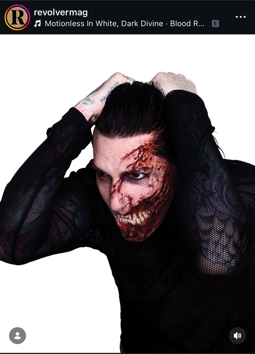 cxthxrsis's tweet photo. such a good day to be a motionless in white fan https://t.co/70tPv9UwR8