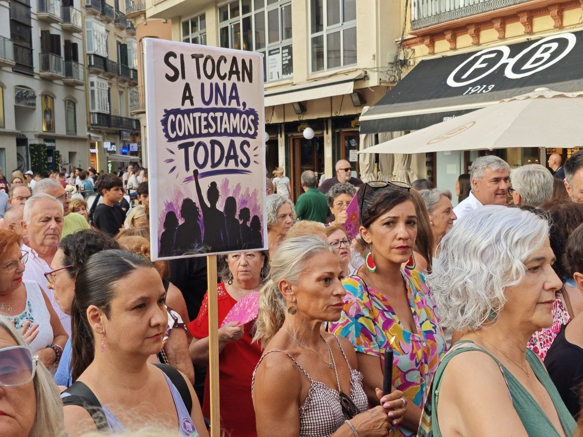 antoniamorillas's tweet photo. Ni una menos. 
Vivas nos queremos. 

5 mujeres asesinadas en Málaga en apenas 20 días. 
4 mujeres asesinadas en 24h. 

Basta de silencio cómplice. 
Basta de negacionismo machista. https://t.co/8XH7yjYBJ4