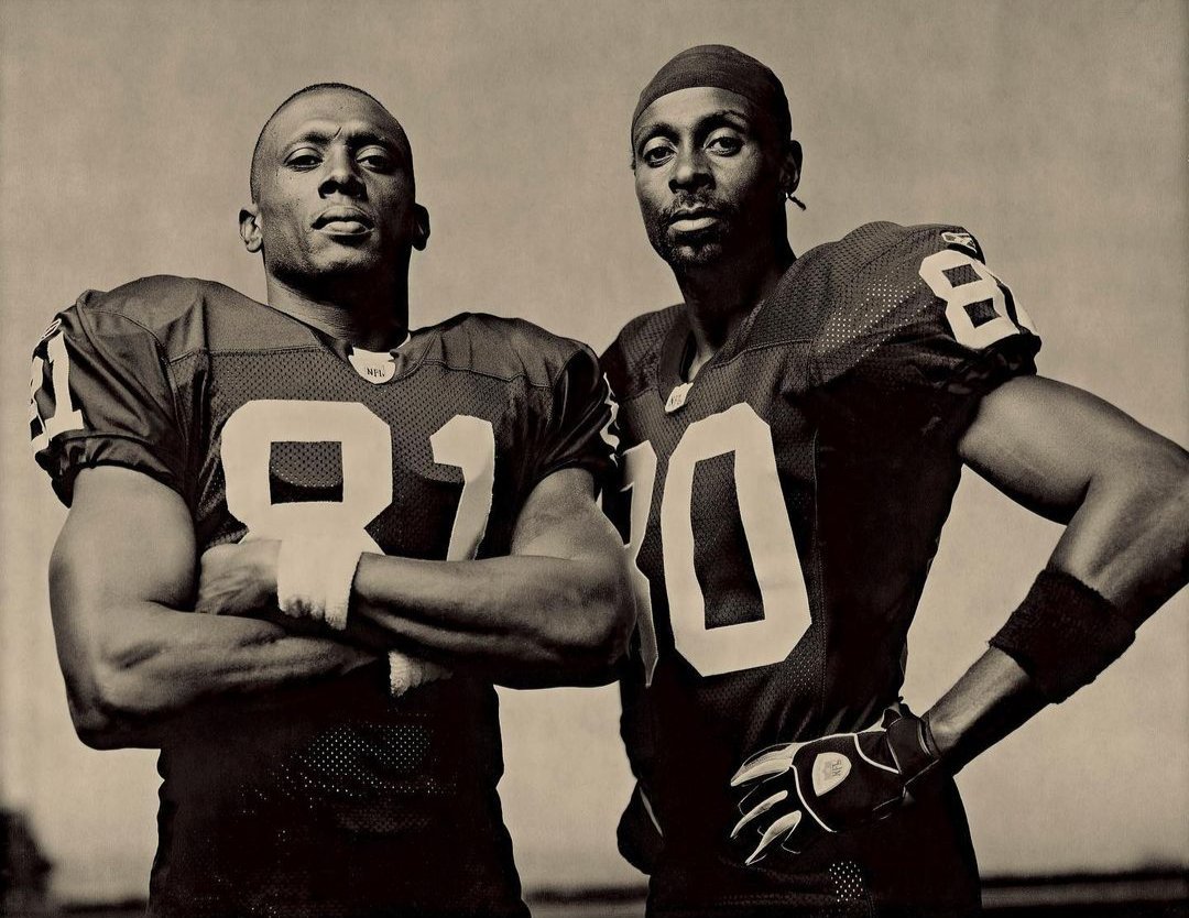 ZombieRaider707's tweet photo. 🔥🔥 Pics that go hard:
#81 Tim Brown | #80 Jerry Rice

#TBThursday #RaiderNation https://t.co/LtVLW51WRq