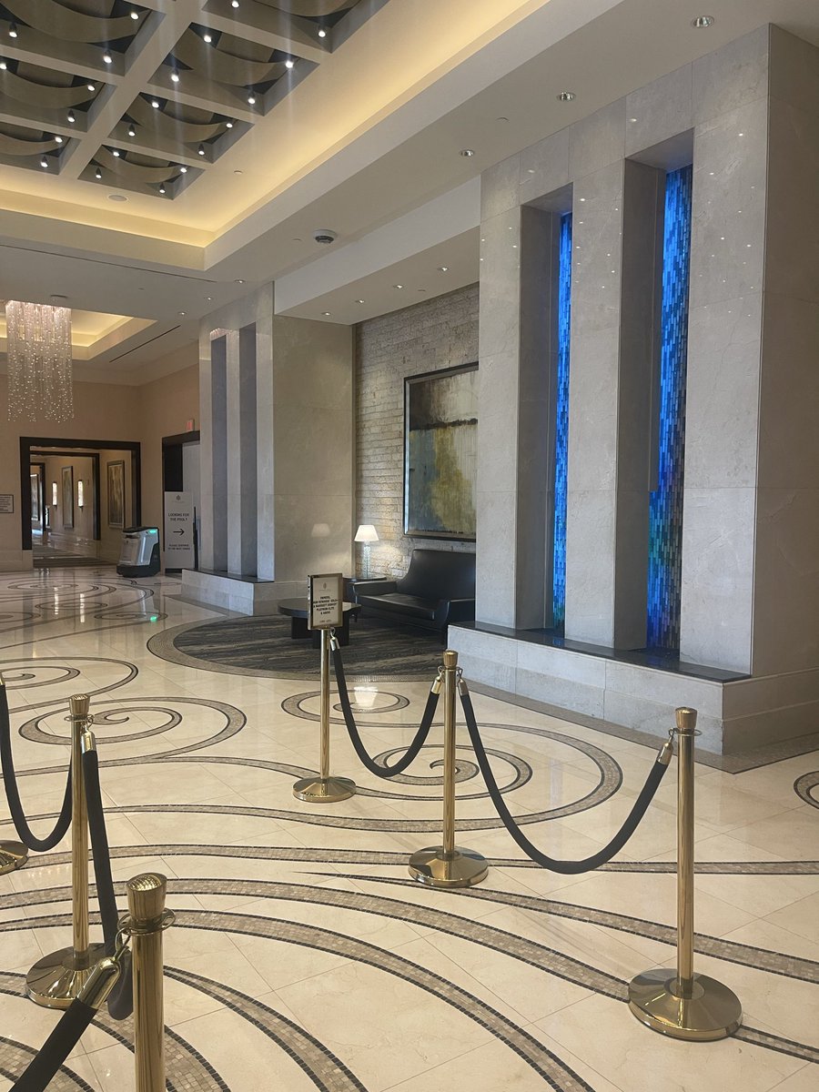 Kierocity's tweet photo. Vegas Pics/Videos https://t.co/Xd5rQoODMD