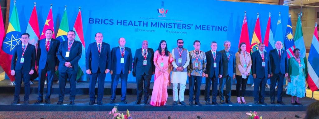 CubaMINREX's tweet photo. Cuba 🇨🇺 denuncia en la XVI Reunión Ministerial de Salud de los BRICS los efectos del recrudecimiento del bloqueo y reafirma su voluntad de fortalecer la cooperación entre los países que integran ese espacio de concertación. 

🔗: https://t.co/9RUR9Zurlj https://t.co/CFUvfmg0NA