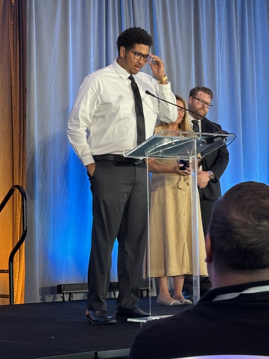 HFCFL's tweet photo. Congratulations to Davonte and Sebastian on their Young Adult Leadership Award nominations and to Cloie on her Parent with Lived Experience Leadership Award nomination. Special congratulations to Davonte for being selected as a winner! His powerful speech moved the audience.👏💙 https://t.co/USfAmw1AfH