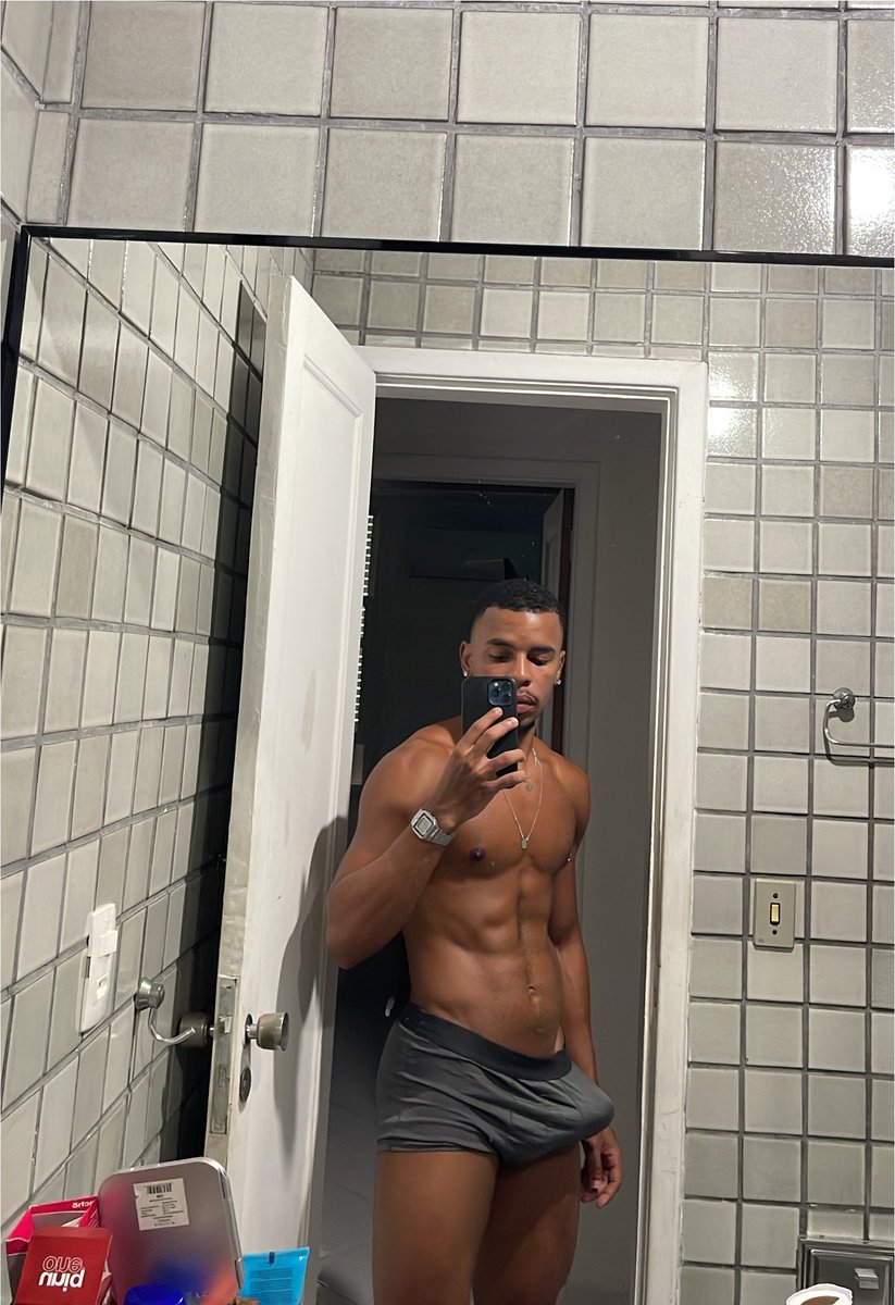 mlkdottt18's tweet photo. Se eu chamar você vem ? 🔥 https://t.co/Spas0nNlHT