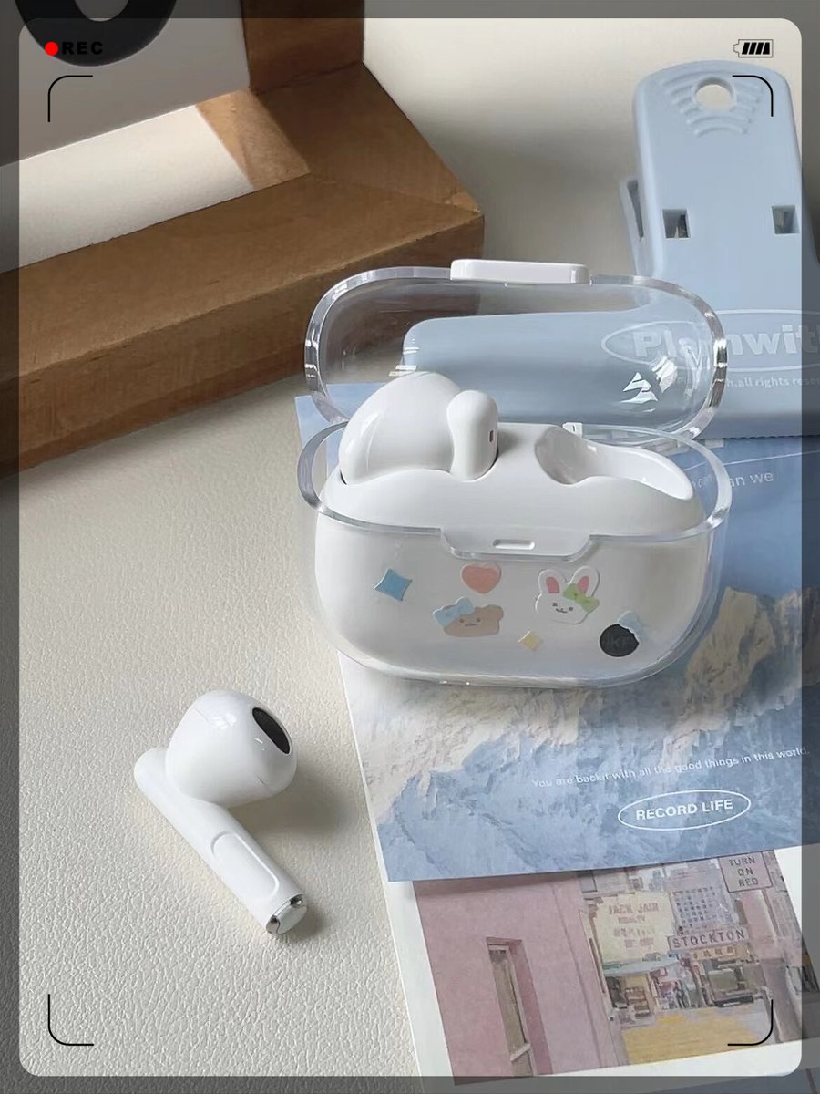 springnight's tweet photo. Just opened my new wireless earbuds package—sound quality is chef’s kiss and they fit like a glove! No more tangled cords, life just got easier https://t.co/2hx7WT4hVM