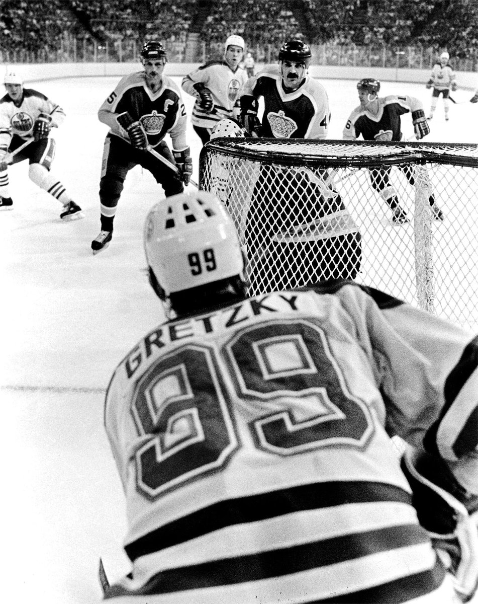 kurri_jari's tweet photo. Most Assists in a Season:

Gretzky: 163
Gretzky: 135
Gretzky: 125
Gretzky: 122
Gretzky: 121
Gretzky: 118
Gretzky: 114
Lemieux: 114
Gretzky: 109 (x2)
Gretzky: 102
Orr: 102
Kucherov: 100
McDavid: 100
Lemieux: 98
Oates: 97

I propose, once again, the NHL make an award for Most Assists in a Season.

And name it the Wayne Gretzky Trophy.

Thank you.