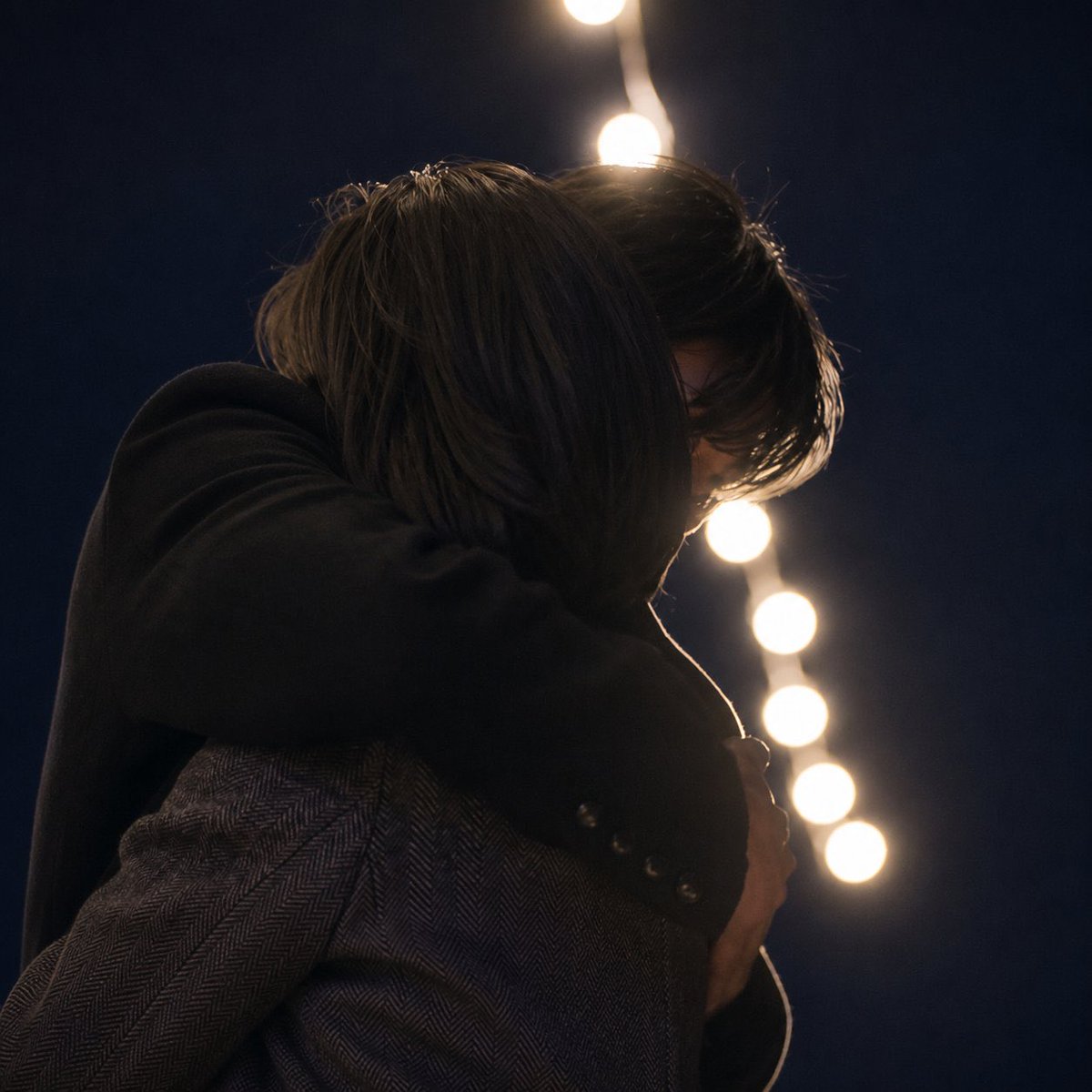 sayssaa's tweet photo. i swear nobody can top them after this perfect ending 😭 the back hug and the head pats!! literally everyone’s dream fr. the way he hugged from behind and gently stroked her head… yeah we all lost here. this is straight up LEGENDARY #HeartSignal5 https://t.co/62j97Nvq4q