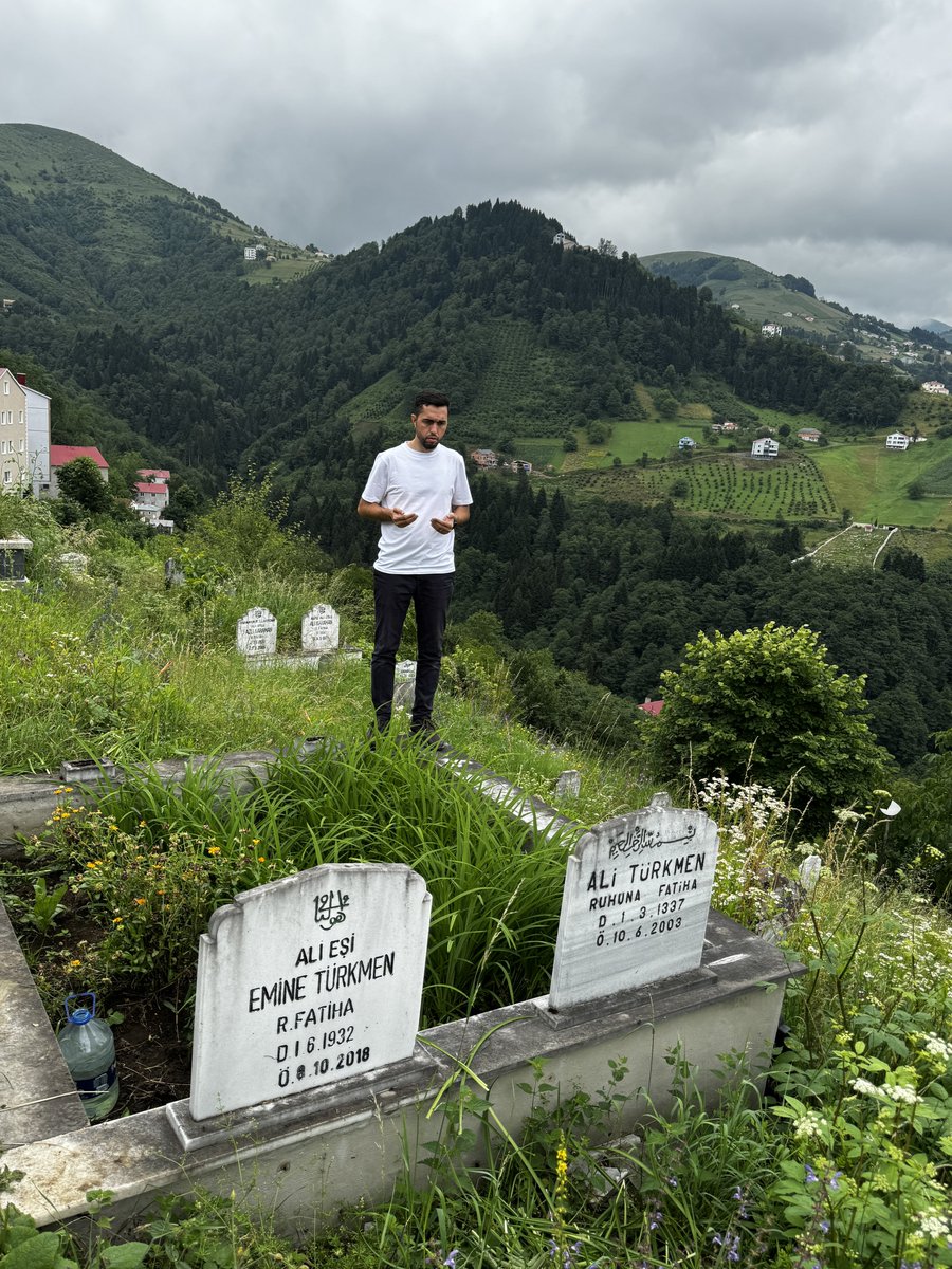 cihatturkmen34's tweet photo. 📍Dorukkiriş Köyü, Şalpazarı, Trabzon

Büyük dedem Hafız Hüseyin Türkmen, büyük babaannem, dedem Ali Türkmen, babaannem ve nice büyüklerimizin kabirlerini ziyaret ederek dualar ettik.

Rabbim, tüm geçmişlerimize rahmet eylesin; mekânları cennet olsun. https://t.co/x5PHKX66DQ