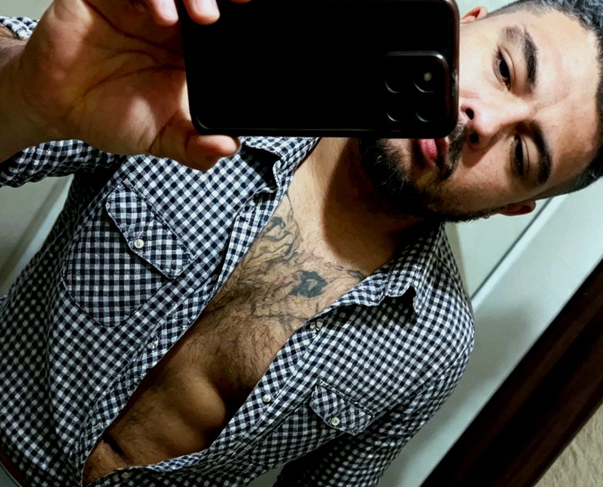 danlevifierrOff's tweet photo. ¡ Hola gente bonita,  soy Dan !

Estoy aqui para conocerte , y poder cumplir todas tus fantasías , estoy empezando un nuevo proyecto que espero contar con su apoyo.
Se vienen cosas buenas !
 
#síguemeytesigo
#hombreshot
#OnlyFans 
#Próximamente https://t.co/aOjYtQUoUz