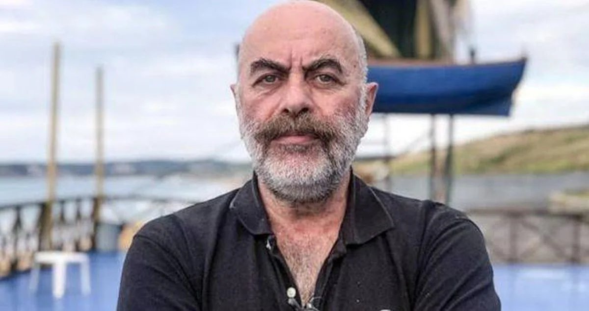 reiscicocuk_'s tweet photo. Kendisini laik ve solcu olarak tanımlayan lbgtli yönetmen Ezel Akay, uyuşturucu operasyonu kapsamında kardeşi ile birlikte gözaltına alınmış..

Seküler Sığırlar her gün patlayan lağımlar yüzünden sokağa çıkamayacak hale geldiler! https://t.co/YZbDLWRZeU