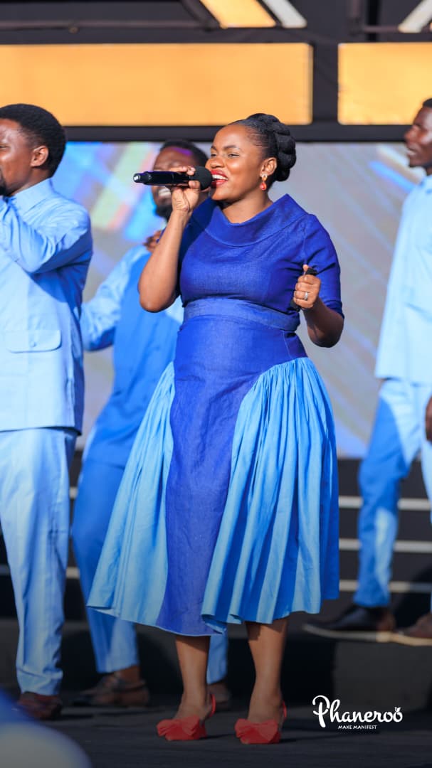 IsaacMukula4's tweet photo. Hallelujah! O my soul, praise GOD! All my life long I'll praise GOD, singing songs to my God as long as I live. (Psalms 146:1-2 MSG)

https://t.co/2mqOGHBILS

#Praise 
#Phaneroo | #LiveNow https://t.co/5tQ4wltvTR