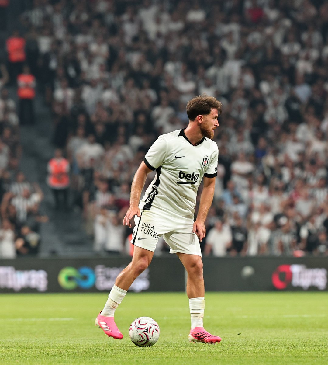 BesiktasEnglish's tweet photo. Looked sharp and strong. 💪 https://t.co/iPVNtmiYKs