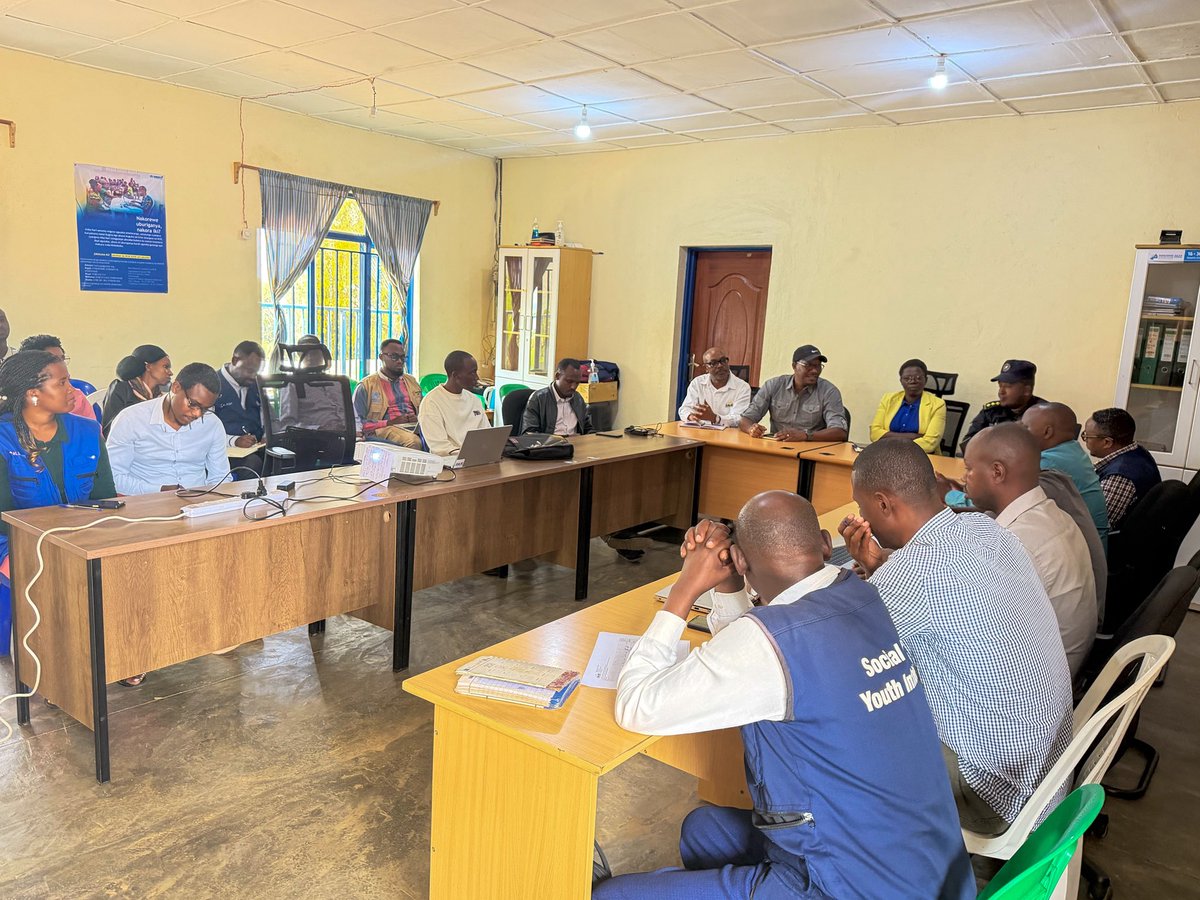 rwamrec's tweet photo. Yesterday, RWAMREC officially launched the project “Strengthening Peaceful Families and Gender Equality in Kiziba Refugee Camp and the Surrounding Community Through Male Engagement.”

The initiative will:
🤝 Train 120 couples
🕊️ Promote peaceful families
👨‍👩‍👧 Strengthen men’s engagement
⚖️ Advance gender equality
📢 Raise community awareness to prevent family conflict

The launch brought together Karongi District, Kiziba Refugee Camp leadership, MINEMA, UNHCR, local leaders, the refugee committee, and other partners committed to building resilient families and peaceful communities.

Together, we’re creating lasting change through dialogue, partnership, and positive masculinity.

#RWAMREC #GenderEquality #PositiveMasculinity #Peacebuilding #Rwanda