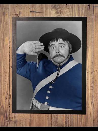 LawAndOrder100's tweet photo. @MaraFHerrera1 Cuando en canal tres El Capitán Monasterio le decía: "Sargento García, es usted un imbécil !!" Este es nuestro Sargento García. Arévalo le dió la orden de defender la posición del #Subsidio y este imbécil de Ministro fué incapaz de asesorar, prefirió obedecer.
#Zorro #ElZorro https://t.co/f99OxSdMHO