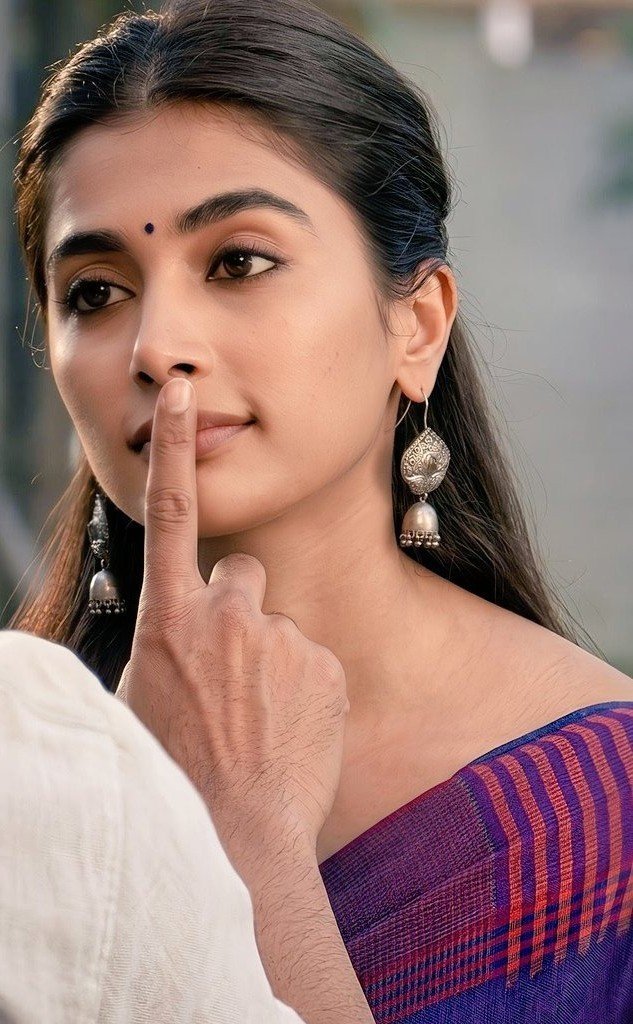 TalkTrendzX's tweet photo. All eyes on the queen! Wishing her a blockbuster day on screen. 🔥🌸
Pooja Hegde❤️‍🔥❤️‍🔥❤️‍🔥

#PoojaHegde #Jananayagan https://t.co/3iZenysQN9