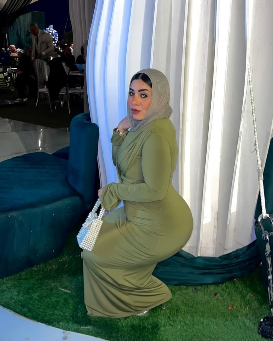 Witcheru2j's tweet photo. يلا مين هيجي يشم الأول 🍑👃 https://t.co/sFCRcrD8IS