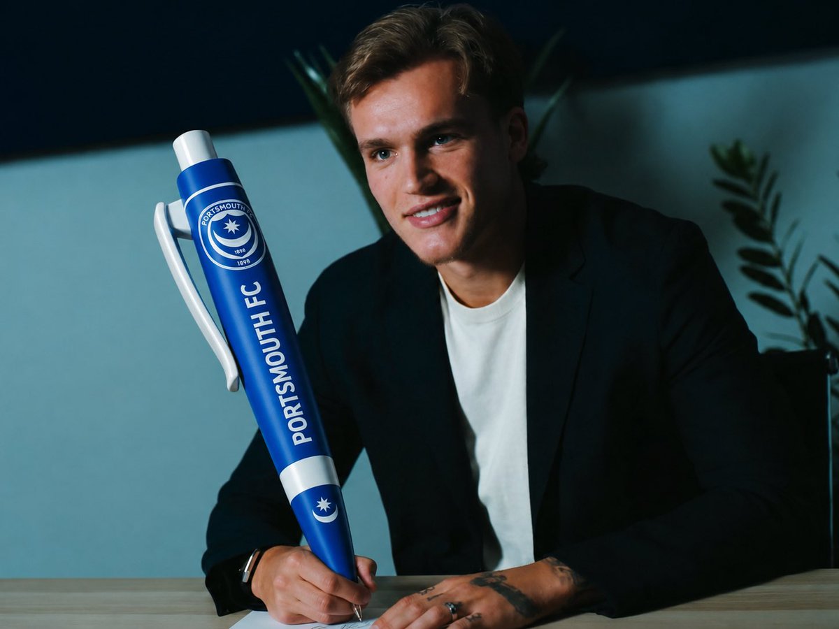 bucklandbear's tweet photo. @Pompey Добродошао, Марко! Напред Помпеј! https://t.co/vcGUZKfd2e